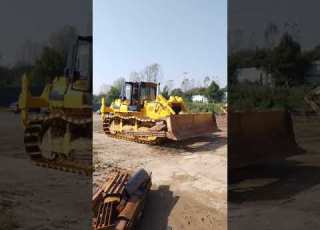Komatsu D155