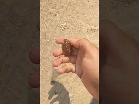 احد يعرف اسم الحجر الكريم ده ايه