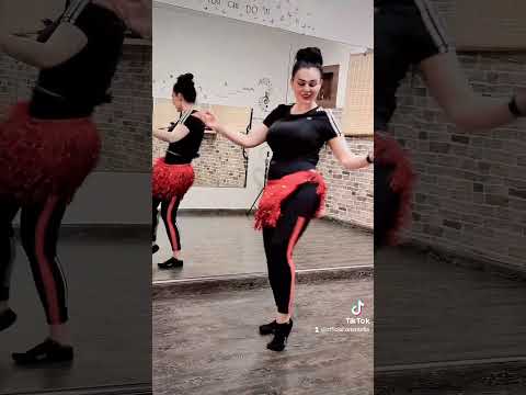 الرقص على الأغاني سوق البنات