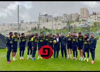 לא תאמינו מה אמר רב הסלבס מרדכי חסידים כשהגיע למגרש האימונים של קבוצת הכדורגל בית ר ירושלים