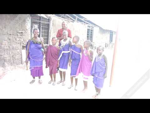 WATOTO WA KIMASAI WANAVYO MSIFU MUNGU KWA UIMBAJI