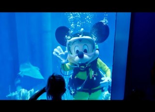 Mickey Mouse Scuba Dives At Disney S EPCOT On World Ocean Day 2021 Walt Disney World Florida