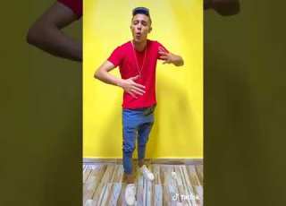 حلقولو انا اللى راكب المكن وانتو لا