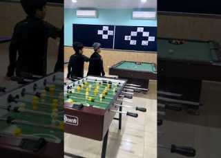 نازلين من الفصل عشان يلعبون