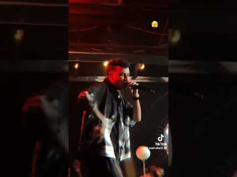 صاصا الضرب على العيون واجب