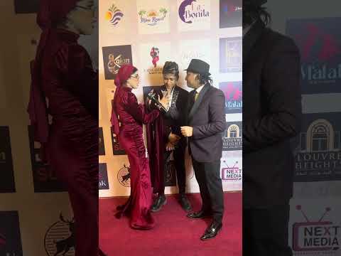 المذيع الموقعـــ اتي رزق منه بتقفــــ ش عبده بيتصور مع بنات المذيع الموقعـــ اتي رزق منه بتقفــــ ش عبده بيتصور مع بنات