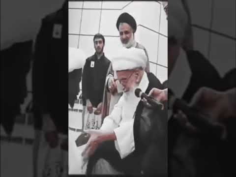 المرجع لطف الله الصافي الكلبايكاني المدفون في صحن الامام الحسين