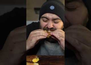 ساندويش جبنة ب٢٠ ريال ولا ريالين