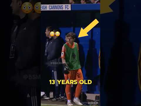 أصغر حارس مرمى يشارك مع الكبار ولكن Shortvideo Football Shorts