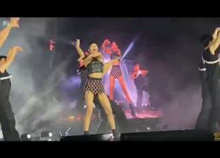 Lisa Money Solo Performance At Abu Dhabi Concert