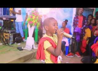 ለ7 አመት ብላቴና የተነገረ አስደናቂ ትንቢትና ብላቴናው በቅፅበት ሲዘምር ነብይ ብሩክ በዛብህ Prophet Biruk Bezabih