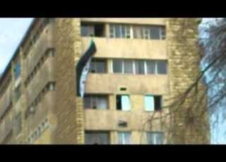  حلب رفع علم الاستقلال على مشفى الجامعة 16 5 2012
