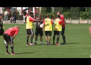FC Bayern Badstuber Goes For Emre Can S Throat Shut Up