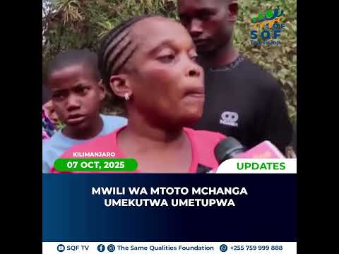 EIN KLEINES KIND WIRD IN DEN GARTEN GEWORFEN