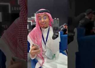 قفاز ذكي يترجم لغة الاشارة للصم ويساعد الاصم انه يمارس حياته بشكل مستقل أكثر
