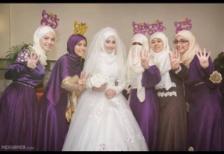 فرح يتحول لمظاهرة وهتافات واغانى ضد الانقلاب العسكرى