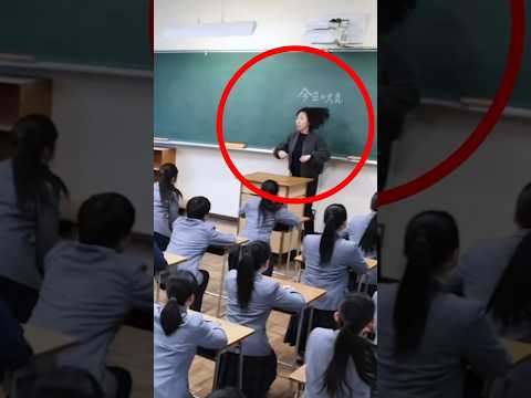 استدارت المعلمة ثم حدث هذا نوباتيداو