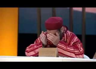  المقرئ الايراني الفائز بالمركز الاول في مسابقة عطر الكلام يونس شاهمرادي