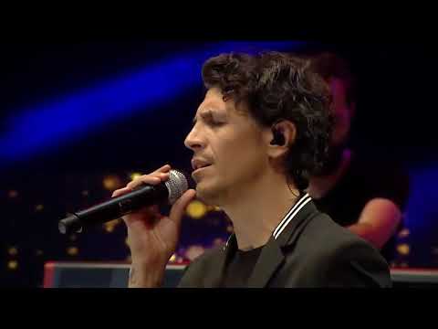 Ersay Üner Kızıl Mavi