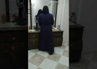   التعب حد يجي يساعدني في غرفتي