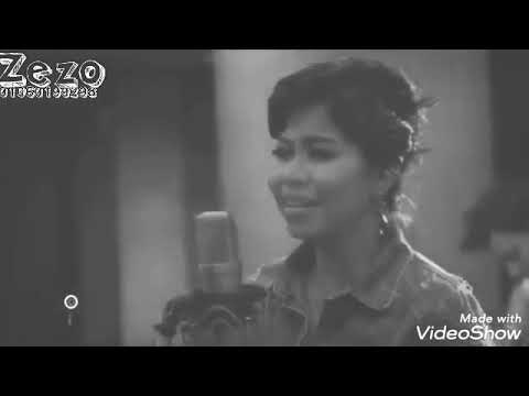 الكلام لو كان يعبر علي الحنان كنت قلت اني بحبك من زمان الكلام لو كان يعبر علي الحنان كنت قلت اني بحبك من زمان