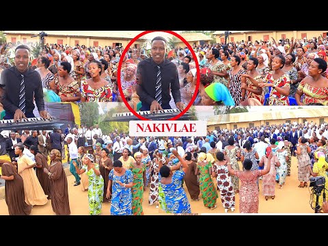 PIANIST KOFFI NA BAYUMBE NAKIVALE BYARI UMUNEZERO