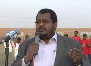 معتمد شرق النيل يتفقد العمل الجاري بإستاد العيلفون