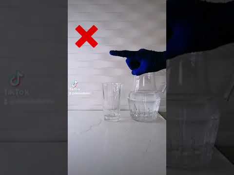 طريقة سكب الماء في الكأس How To Pour Water Into The Cup طريقة سكب الماء في الكأس How To Pour Water Into The Cup