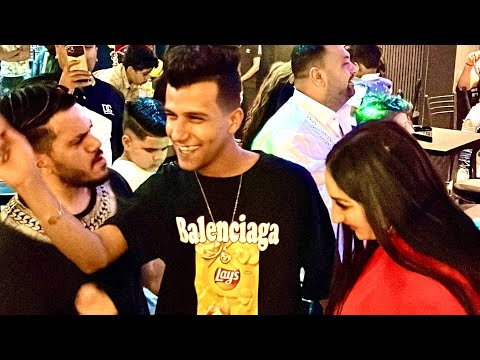 الكروان عصام صاصا يفاجأ حمو بيكا فى عيد ميلاد شمس المجره وحب من القلب الكروان عصام صاصا يفاجأ حمو بيكا فى عيد ميلاد شمس المجره وحب من القلب