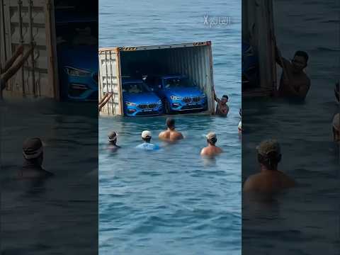 شاهد ماذا يحدث للحاويات التي تسقط من السفن