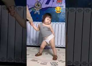 بيبي يضحك مضحك