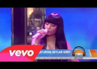  Nicki Minaj Bed Of Lies Live Ft Skylar Grey