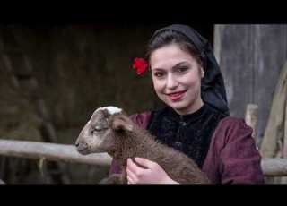 Горда Македонка дали сум Пиринка Егејка Вардарка јас сум Македонка