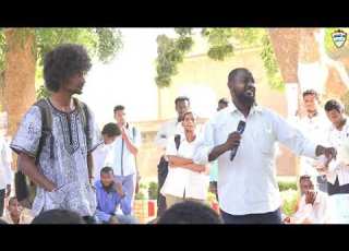 ذكاء د أبوبكر آداب وهو يؤدب شيوعي في جامعة الخرطوم ٢٠١٧