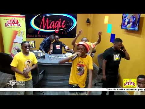 DOGO MALO MKALI ANEJISIMAMIA MWENYEWE MAMENEJA MATAPELI