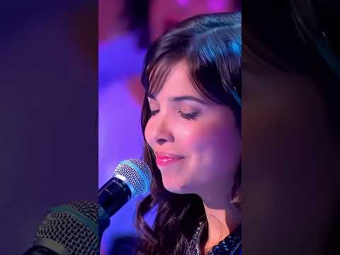 INDILA Love Story Live 300 Chœurs HDR 4K 60FPS