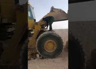 فك وتركيب طقم إصلاح بستم شيول لودر ٩٨٠f