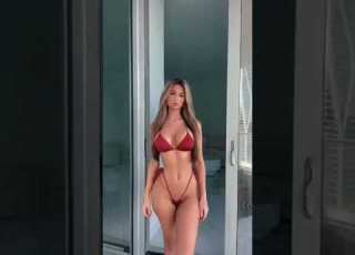  Fille Sexy En Maillot De Bain Rouge Maillotdebain Bikini Model
