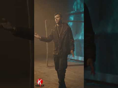 شايف نهايتى شايف دموع فى عيونى اتفرجو علي الاغنية كاملة علي القناة