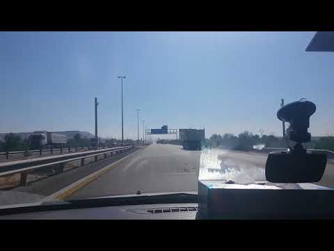 هاي الدنيا وين أمشي بيها كل طريق مشيته مسدود ما ادري هي نغزة جرح ولا هي نغمة عود هاي الدنيا وين أمشي بيها كل طريق مشيته مسدود ما ادري هي نغزة جرح ولا هي نغمة عود