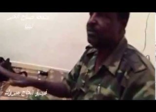 ليبيا العقيد ونيس أبو خمادة يتحدث عن تدخل افراد الصاعقة وتعرضهم للرماية