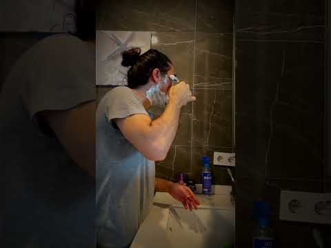 Shaving Time پس از اصلاح مهم است که صورت را کاملا با آب خنک بشویید گفتم نمیدونید بگم