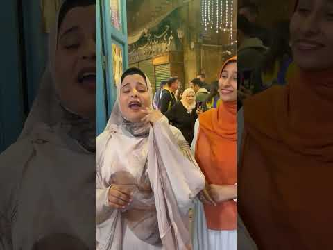 أنا لها من غير احمد قالها أمنيه والاء للإنشاد