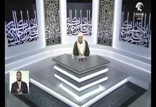 هل صحيح من السنة اذا دخل المسبوق والإمام راكع أن يركع دون الصف ثم يدخل في الصف د عزيز العنزي