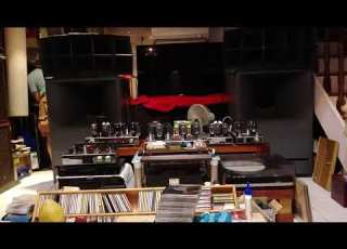 衝不破的情網 李翊君