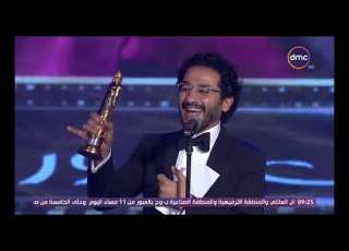 خفة دم احمد حلمي وشيكو وهو بيستلم افضل ممثل دور كوميدي اخدت الجايزة منك