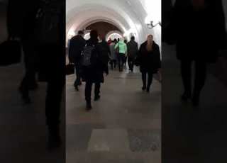 تحت الأرض موسيقى رائعة من موسكو ميترو الانفاق