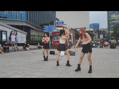 Live Sinchon Dance Busking
