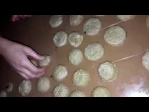 كعك العيد عنا بغزه طبعا غير مع اللمه الحلوه كعك العيد عنا بغزه طبعا غير مع اللمه الحلوه