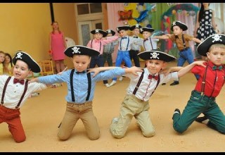 Танок піратів гра танець с пляшками постановка Ксенії Доманской